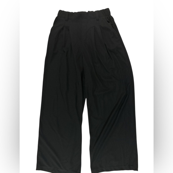 Halara Women’s Black Pants - Picture 1 of 9